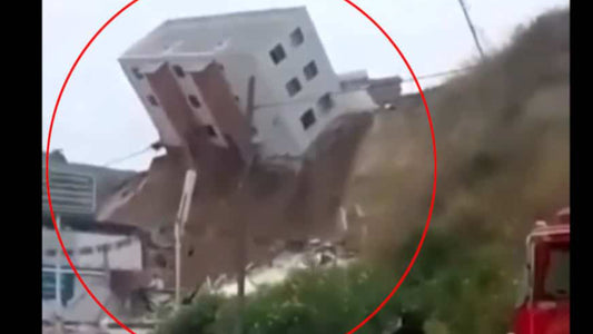 Se derrumba un edificio en México tras un corrimiento de tierras