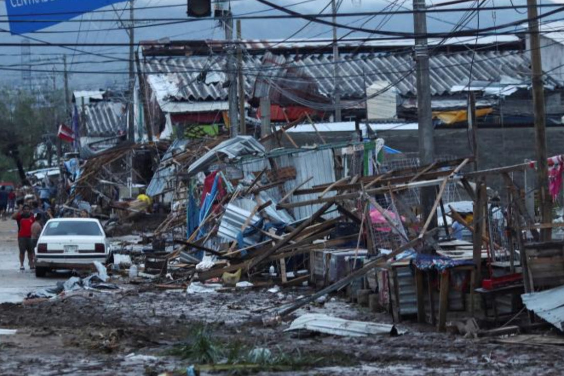 Huracán en México: Acapulco parcialmente devastado, residentes y turistas atrapados