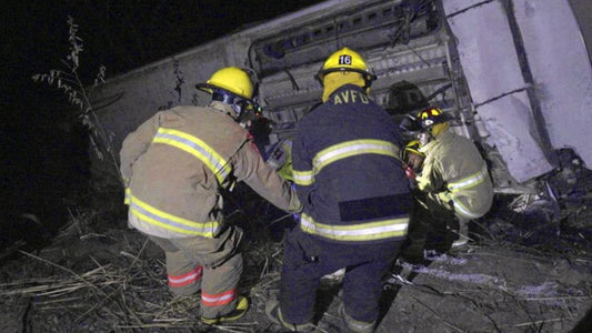 Al menos 18 turistas mexicanos mueren en un accidente de autobús